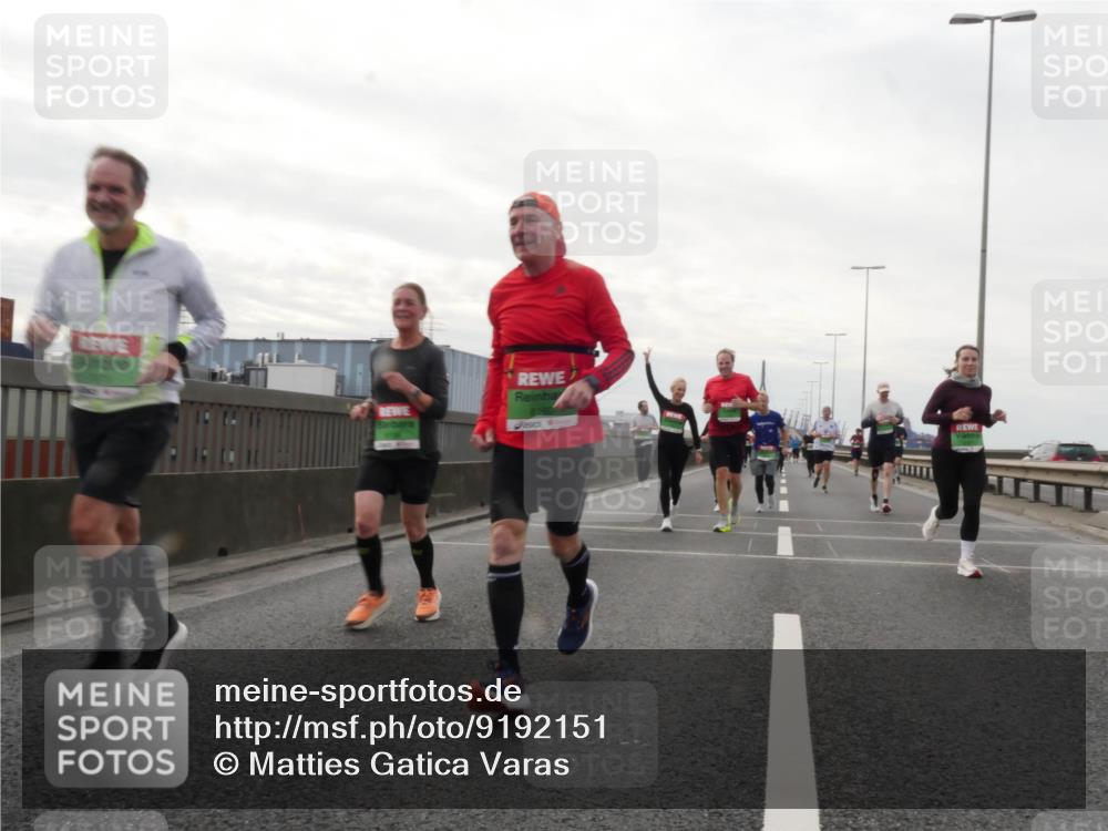 03.10.2025 - Köhlbrandbrückenlauf Matties Gatica Varas http://msf.ph/oto/9192151 03.10.2025 16:09:21 Position 3  meine-sportfotos.de