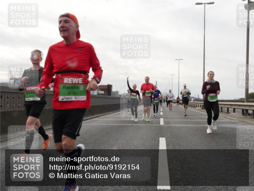 03.10.2025 - Köhlbrandbrückenlauf Matties Gatica Varas http://msf.ph/oto/9192154 03.10.2025 16:09:21 Position 3 8160 meine-sportfotos.de