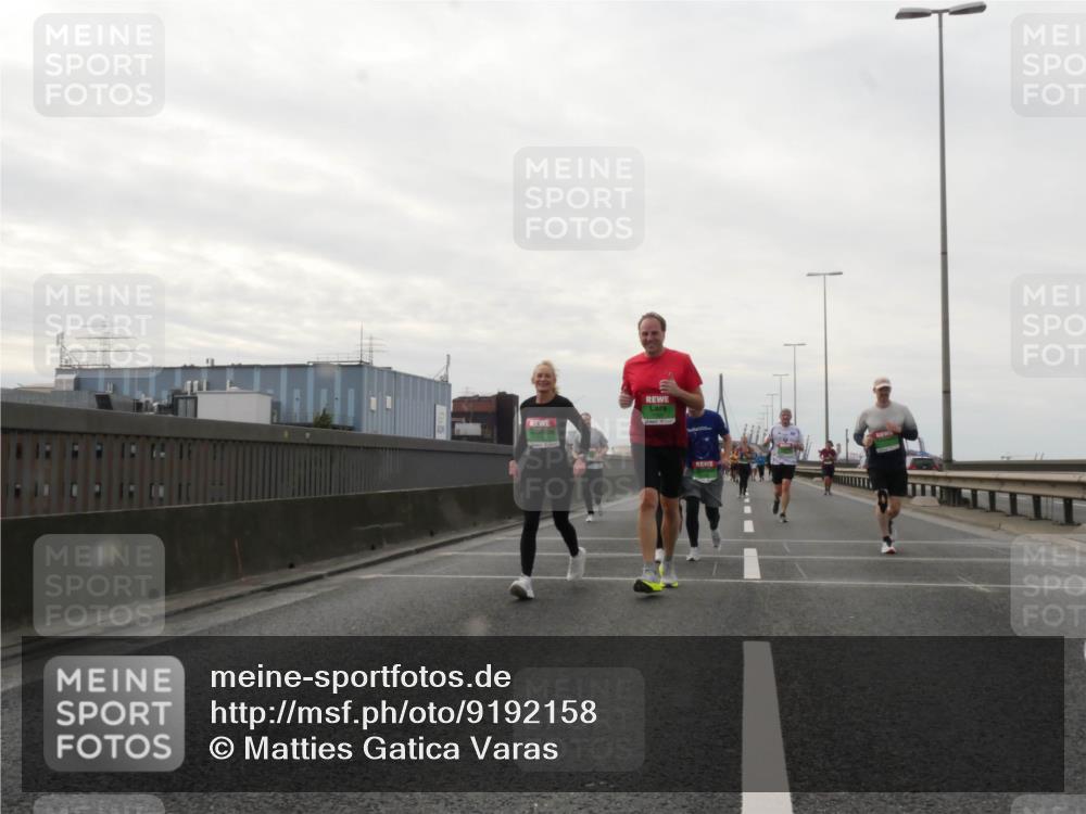 03.10.2025 - Köhlbrandbrückenlauf Matties Gatica Varas http://msf.ph/oto/9192158 03.10.2025 16:09:22 Position 3  meine-sportfotos.de