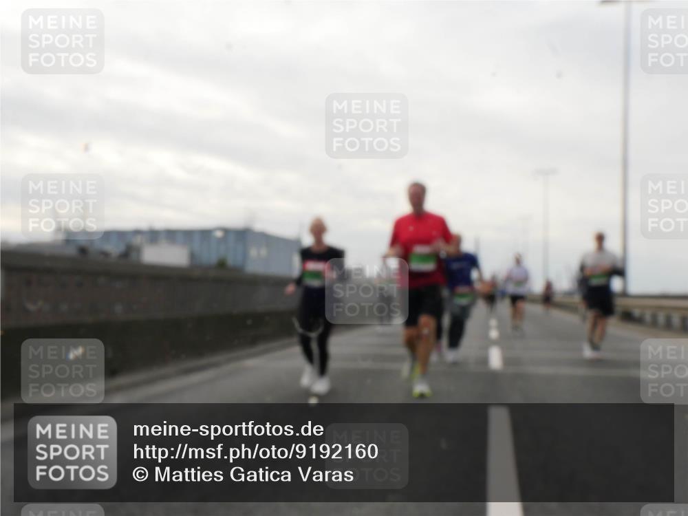03.10.2025 - Köhlbrandbrückenlauf Matties Gatica Varas http://msf.ph/oto/9192160 03.10.2025 16:09:23 Position 3  meine-sportfotos.de