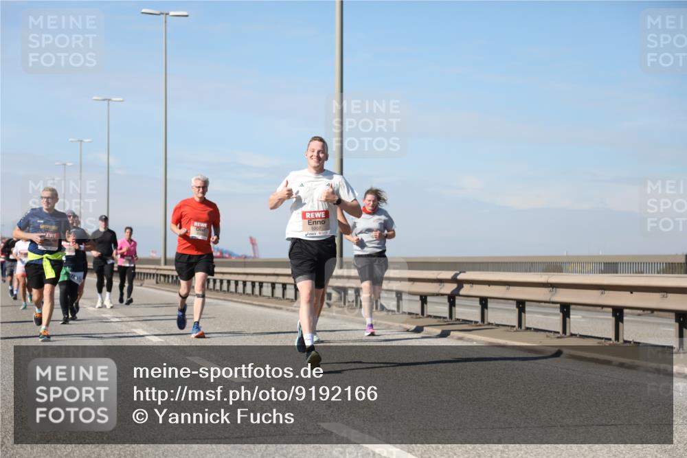 03.10.2025 - Köhlbrandbrückenlauf Yannick Fuchs http://msf.ph/oto/9192166 03.10.2025 11:53:10 Position 3 590 meine-sportfotos.de