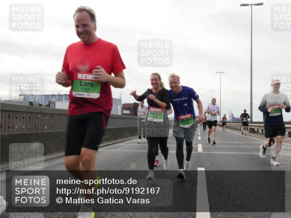 03.10.2025 - Köhlbrandbrückenlauf Matties Gatica Varas http://msf.ph/oto/9192167 03.10.2025 16:09:24 Position 3 7755, 8402, 7183 meine-sportfotos.de