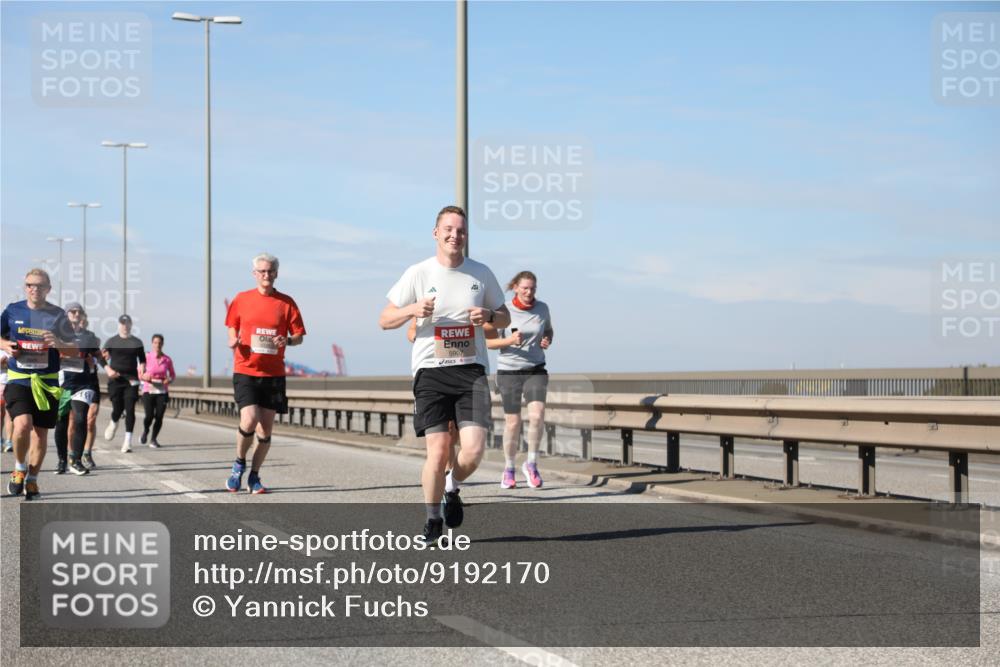03.10.2025 - Köhlbrandbrückenlauf Yannick Fuchs http://msf.ph/oto/9192170 03.10.2025 11:53:10 Position 3 5907 meine-sportfotos.de