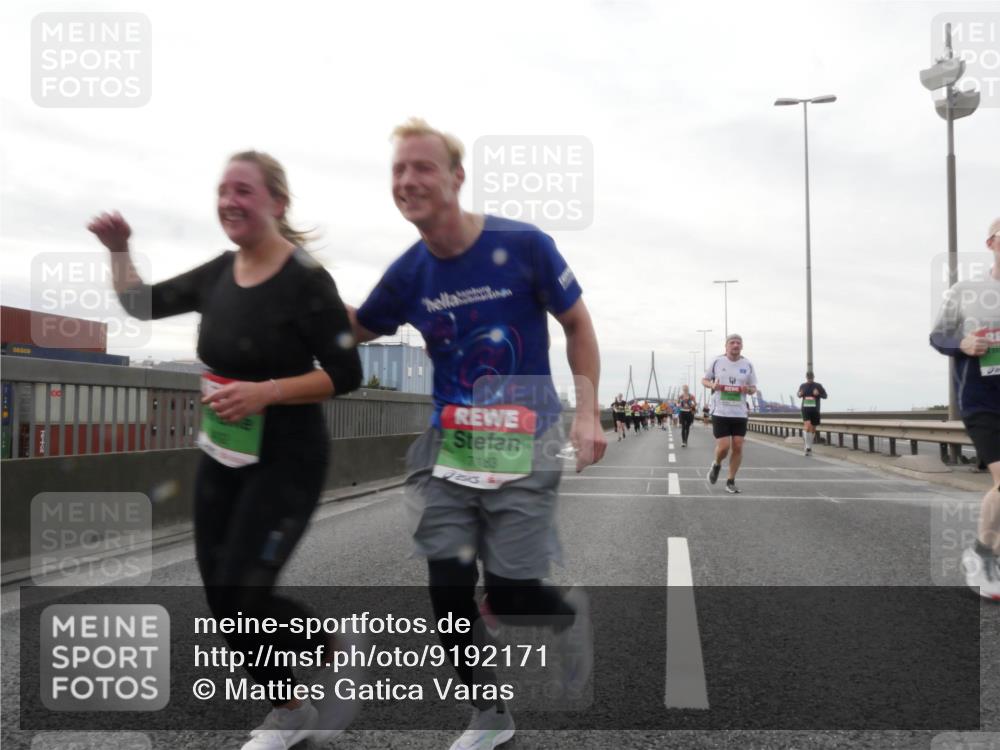 03.10.2025 - Köhlbrandbrückenlauf Matties Gatica Varas http://msf.ph/oto/9192171 03.10.2025 16:09:25 Position 3 7183 meine-sportfotos.de