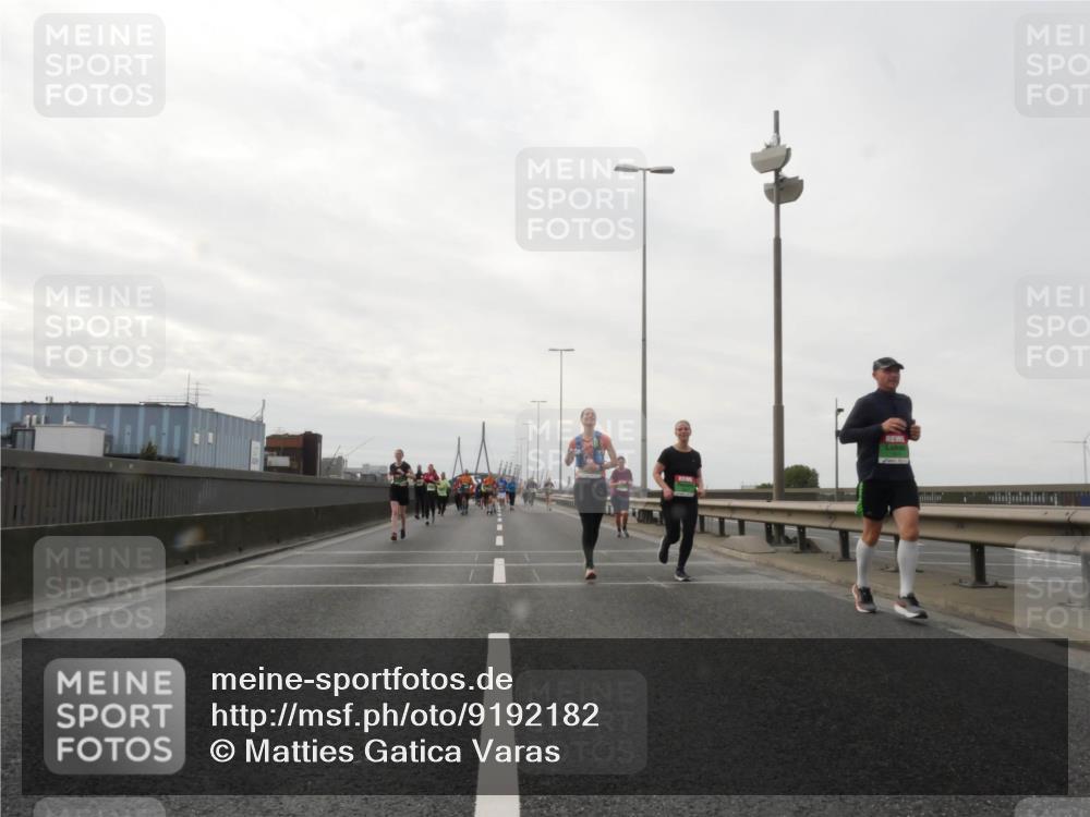 03.10.2025 - Köhlbrandbrückenlauf Matties Gatica Varas http://msf.ph/oto/9192182 03.10.2025 16:09:29 Position 3  meine-sportfotos.de