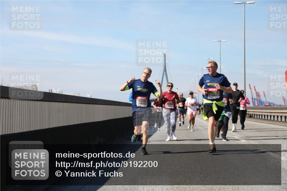 03.10.2025 - Köhlbrandbrückenlauf Yannick Fuchs http://msf.ph/oto/9192200 03.10.2025 11:53:12 Position 3  meine-sportfotos.de