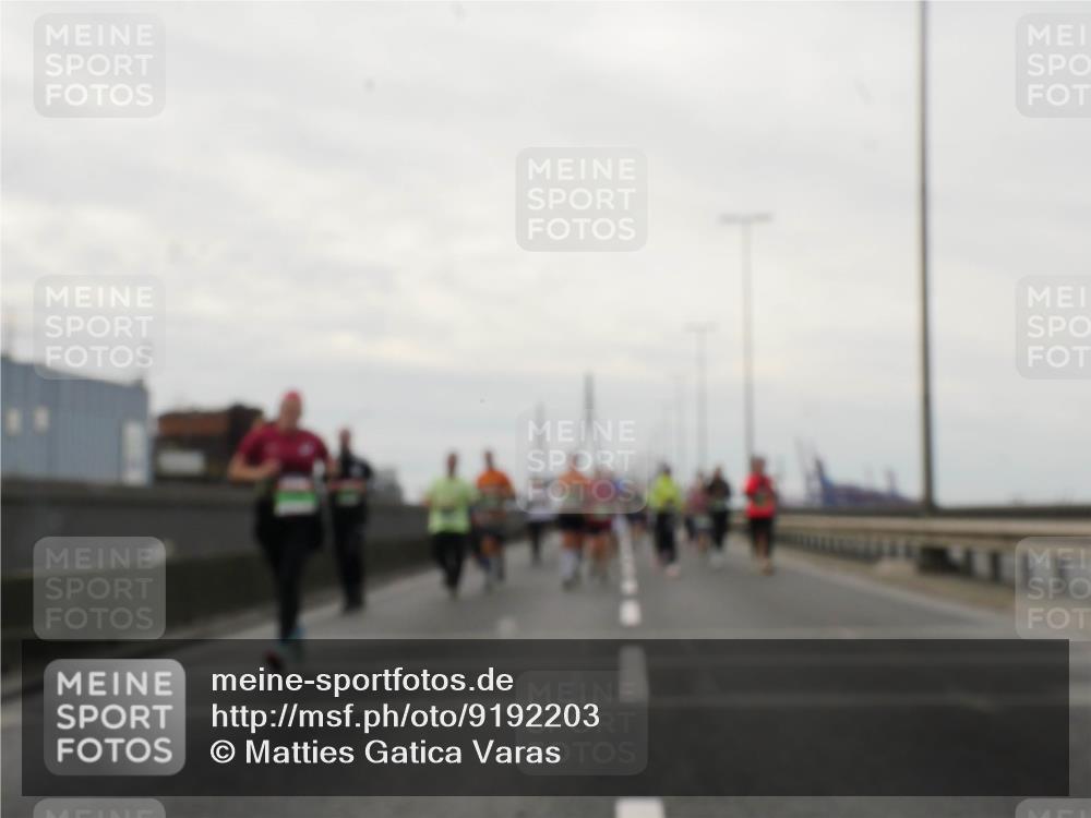 03.10.2025 - Köhlbrandbrückenlauf Matties Gatica Varas http://msf.ph/oto/9192203 03.10.2025 16:09:34 Position 3  meine-sportfotos.de