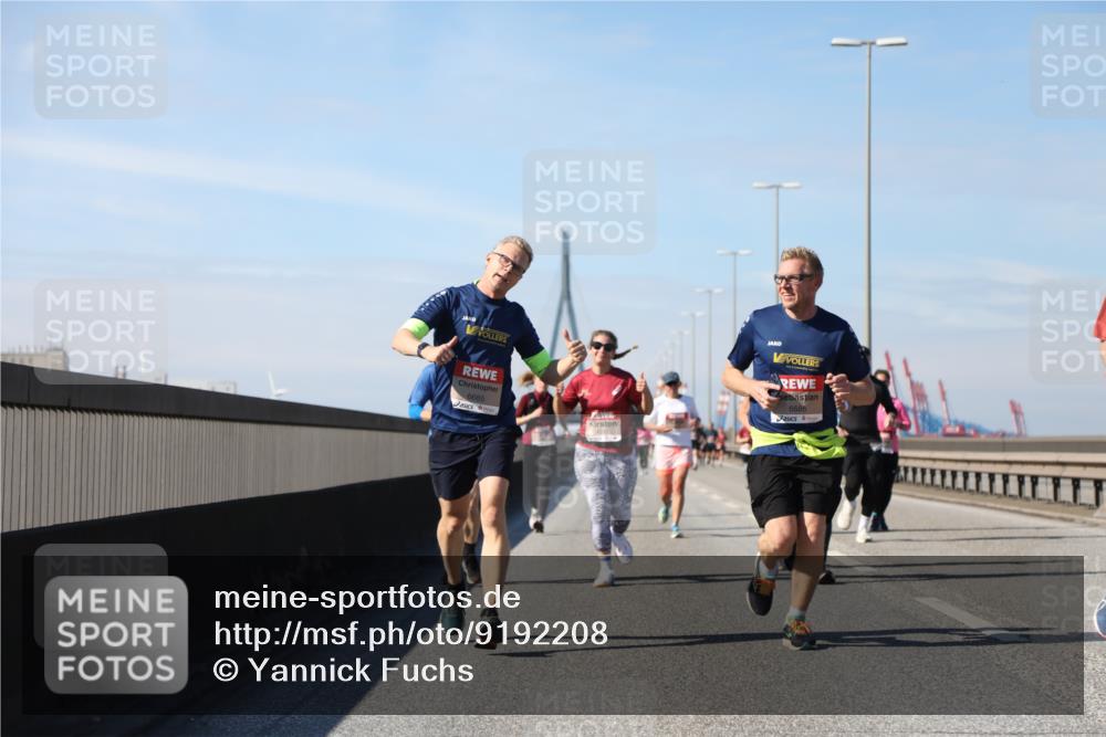 03.10.2025 - Köhlbrandbrückenlauf Yannick Fuchs http://msf.ph/oto/9192208 03.10.2025 11:53:13 Position 3 6685, 6686 meine-sportfotos.de