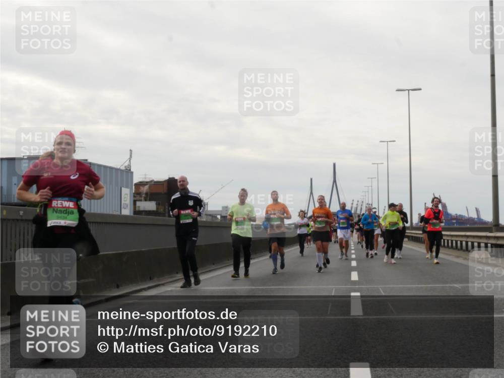 03.10.2025 - Köhlbrandbrückenlauf Matties Gatica Varas http://msf.ph/oto/9192210 03.10.2025 16:09:35 Position 3 9434 meine-sportfotos.de