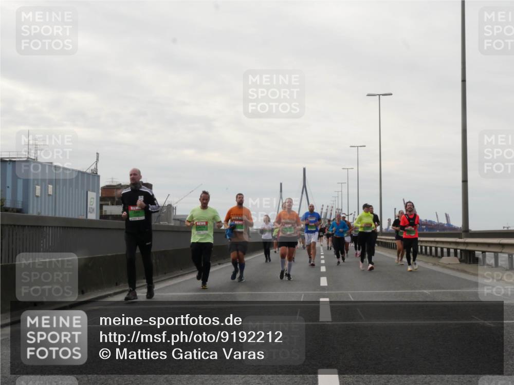 03.10.2025 - Köhlbrandbrückenlauf Matties Gatica Varas http://msf.ph/oto/9192212 03.10.2025 16:09:36 Position 3  meine-sportfotos.de