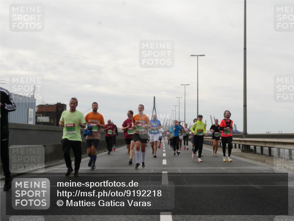 03.10.2025 - Köhlbrandbrückenlauf Matties Gatica Varas http://msf.ph/oto/9192218 03.10.2025 16:09:37 Position 3  meine-sportfotos.de