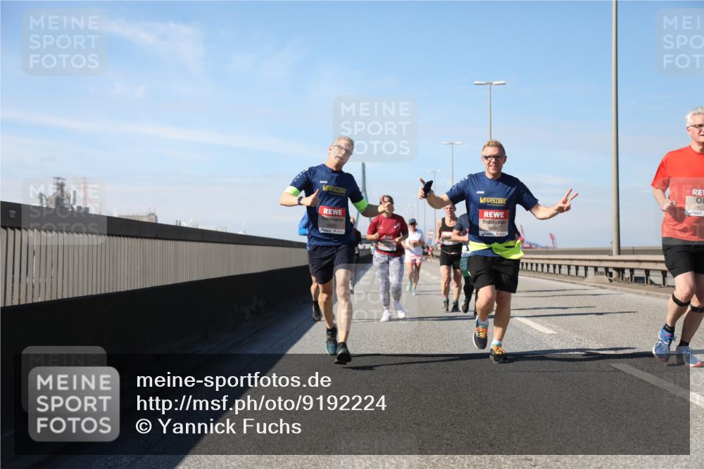 03.10.2025 - Köhlbrandbrückenlauf Yannick Fuchs http://msf.ph/oto/9192224 03.10.2025 11:53:13 Position 3 417, 6686 meine-sportfotos.de