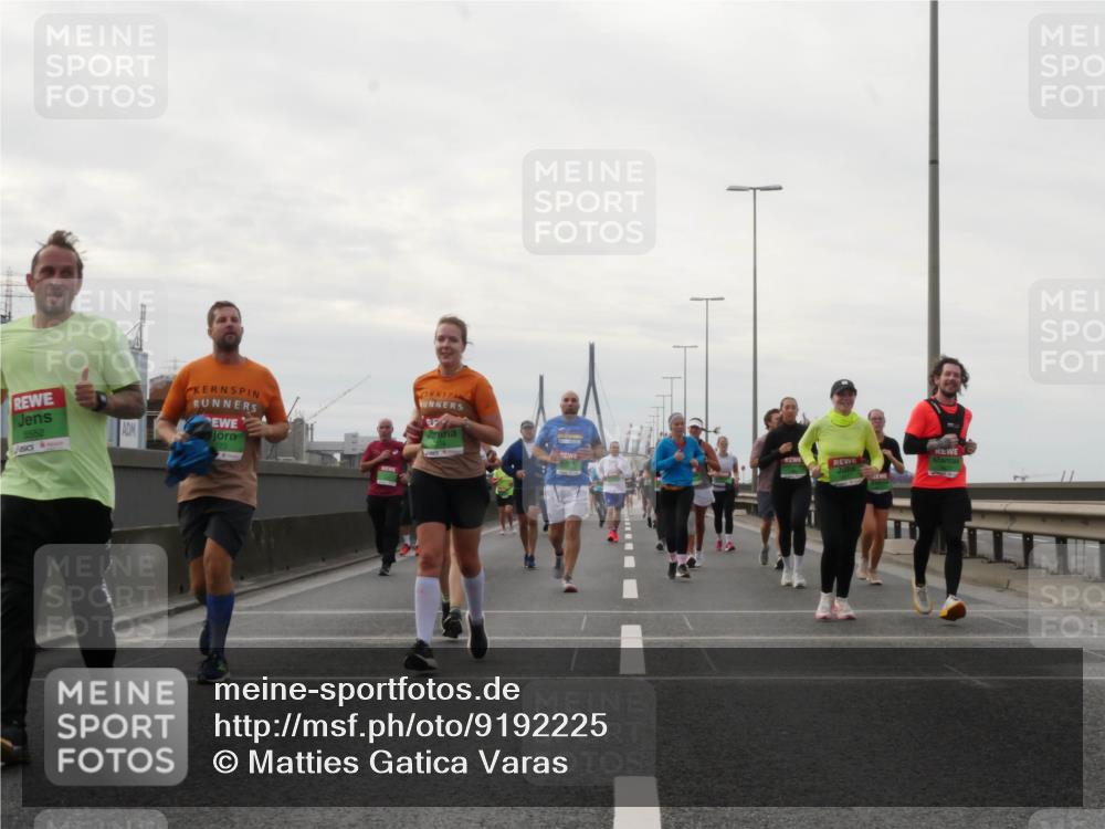03.10.2025 - Köhlbrandbrückenlauf Matties Gatica Varas http://msf.ph/oto/9192225 03.10.2025 16:09:39 Position 3 8552 meine-sportfotos.de