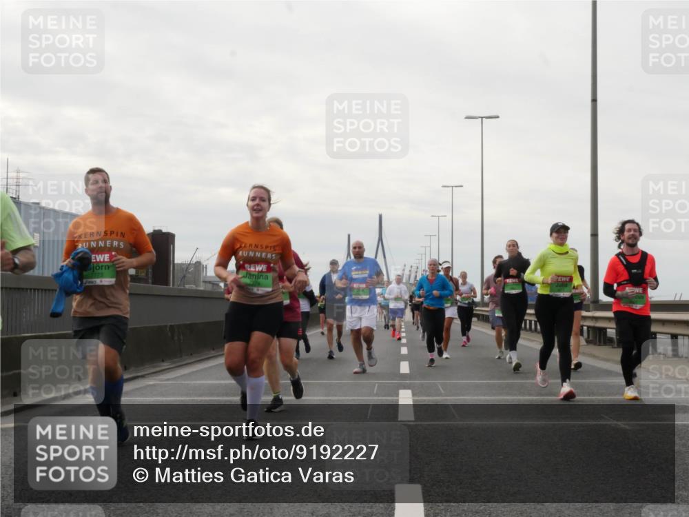 03.10.2025 - Köhlbrandbrückenlauf Matties Gatica Varas http://msf.ph/oto/9192227 03.10.2025 16:09:39 Position 3 7773 meine-sportfotos.de