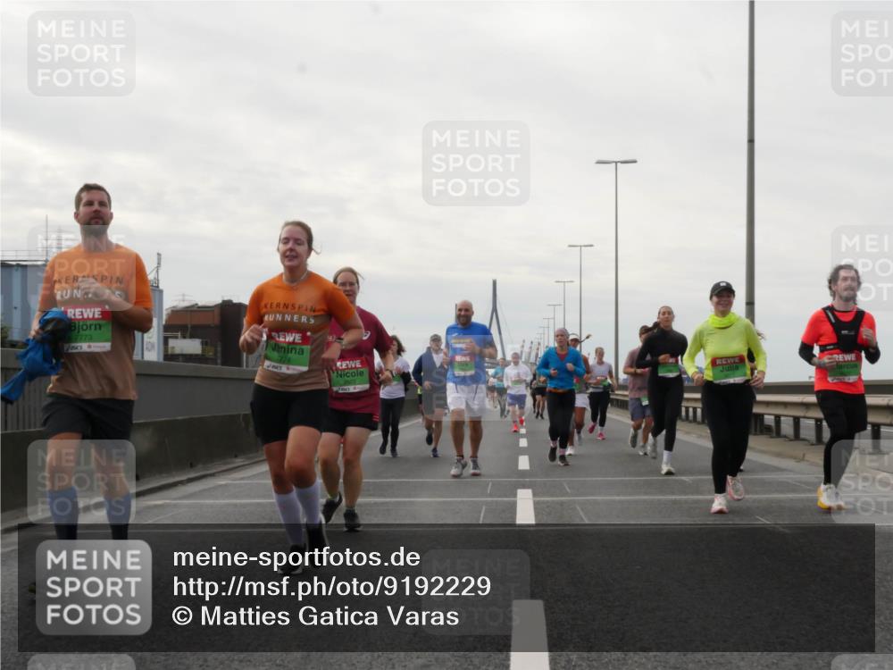 03.10.2025 - Köhlbrandbrückenlauf Matties Gatica Varas http://msf.ph/oto/9192229 03.10.2025 16:09:40 Position 3 7773, 7774 meine-sportfotos.de