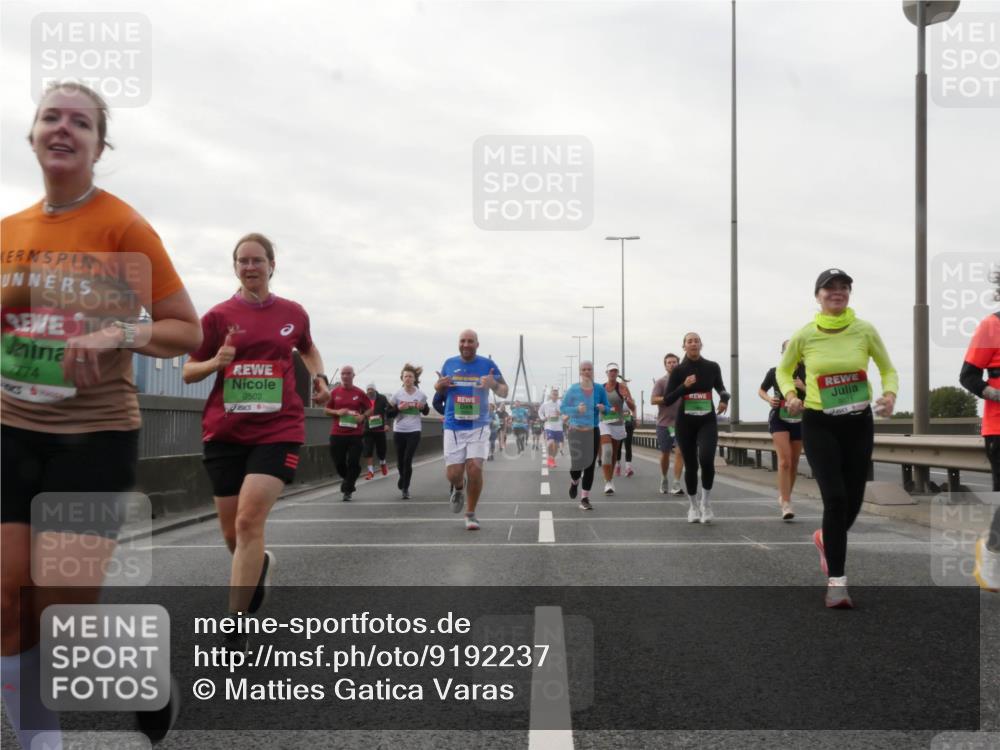 03.10.2025 - Köhlbrandbrückenlauf Matties Gatica Varas http://msf.ph/oto/9192237 03.10.2025 16:09:41 Position 3 7774, 9502, 9071 meine-sportfotos.de