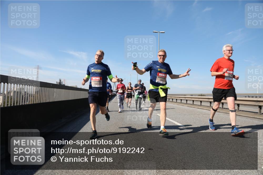 03.10.2025 - Köhlbrandbrückenlauf Yannick Fuchs http://msf.ph/oto/9192242 03.10.2025 11:53:15 Position 3 6685 meine-sportfotos.de