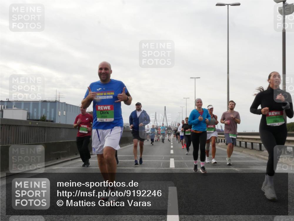 03.10.2025 - Köhlbrandbrückenlauf Matties Gatica Varas http://msf.ph/oto/9192246 03.10.2025 16:09:43 Position 3 9586, 7464 meine-sportfotos.de