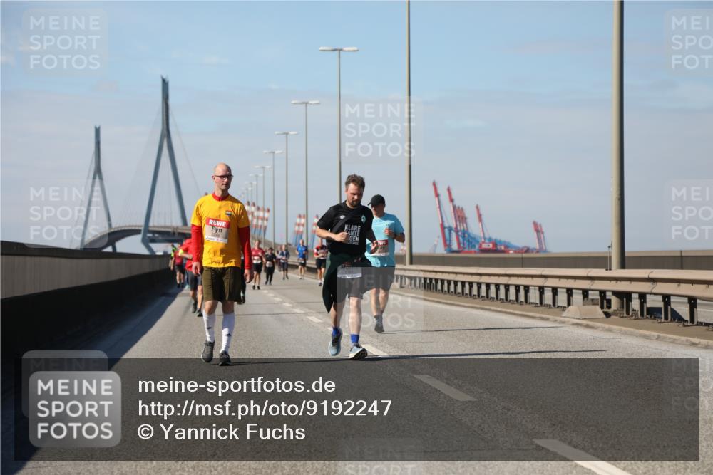 03.10.2025 - Köhlbrandbrückenlauf Yannick Fuchs http://msf.ph/oto/9192247 03.10.2025 12:13:40 Position 3  meine-sportfotos.de