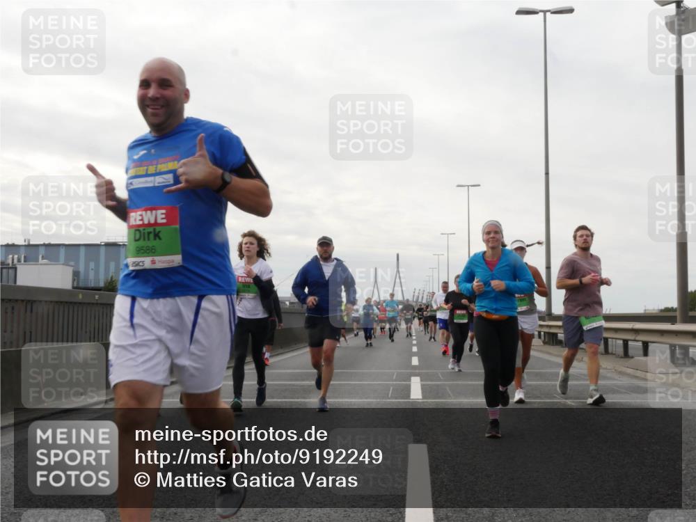 03.10.2025 - Köhlbrandbrückenlauf Matties Gatica Varas http://msf.ph/oto/9192249 03.10.2025 16:09:44 Position 3 9586 meine-sportfotos.de