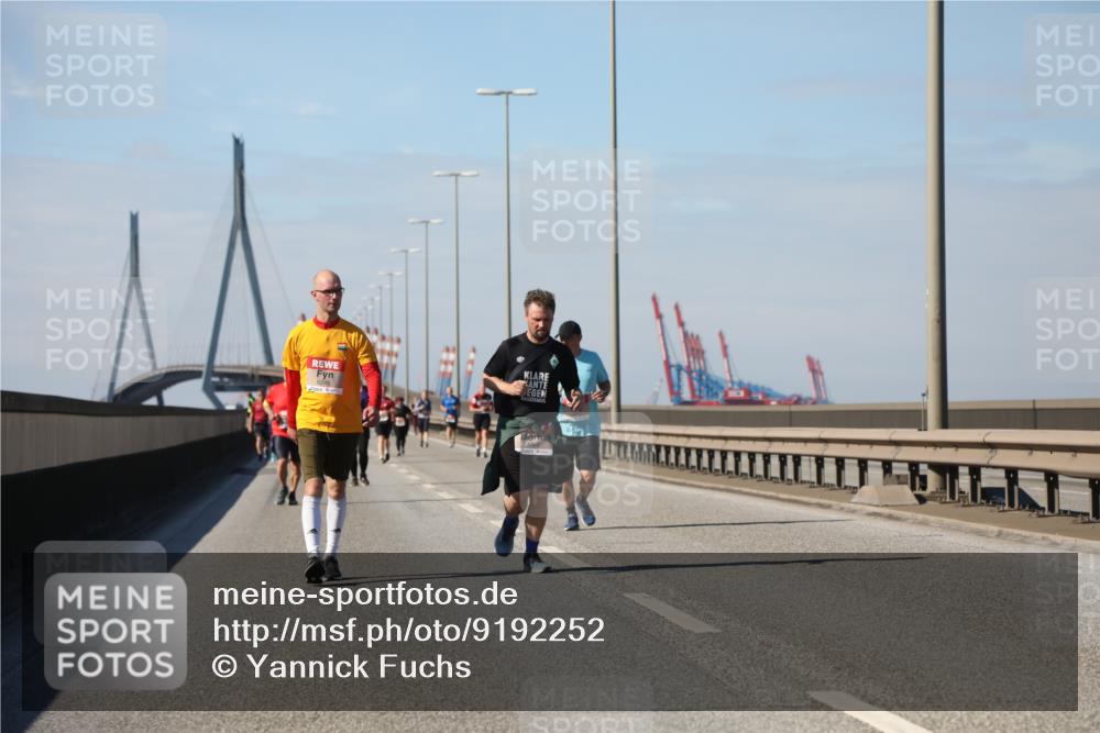 03.10.2025 - Köhlbrandbrückenlauf Yannick Fuchs http://msf.ph/oto/9192252 03.10.2025 12:13:40 Position 3  meine-sportfotos.de