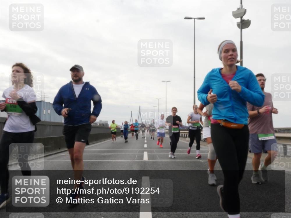 03.10.2025 - Köhlbrandbrückenlauf Matties Gatica Varas http://msf.ph/oto/9192254 03.10.2025 16:09:45 Position 3  meine-sportfotos.de