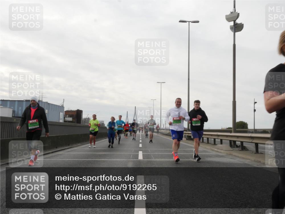 03.10.2025 - Köhlbrandbrückenlauf Matties Gatica Varas http://msf.ph/oto/9192265 03.10.2025 16:09:47 Position 3  meine-sportfotos.de