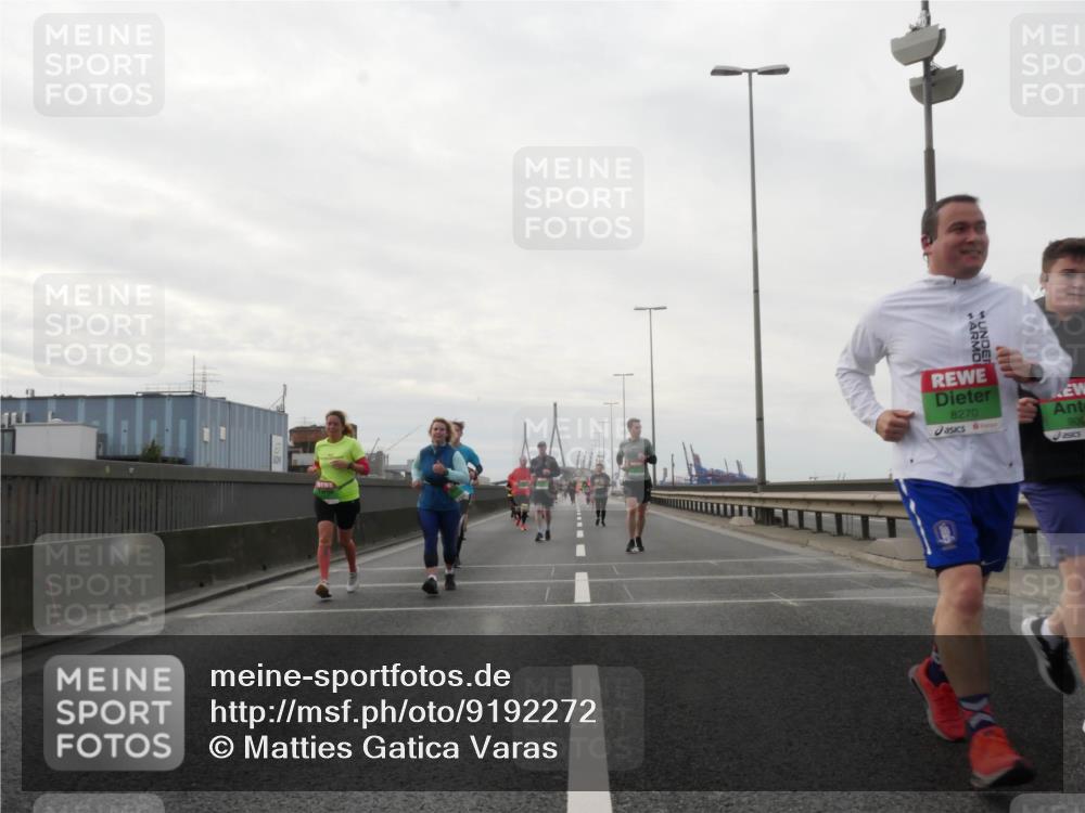 03.10.2025 - Köhlbrandbrückenlauf Matties Gatica Varas http://msf.ph/oto/9192272 03.10.2025 16:09:49 Position 3 8270 meine-sportfotos.de