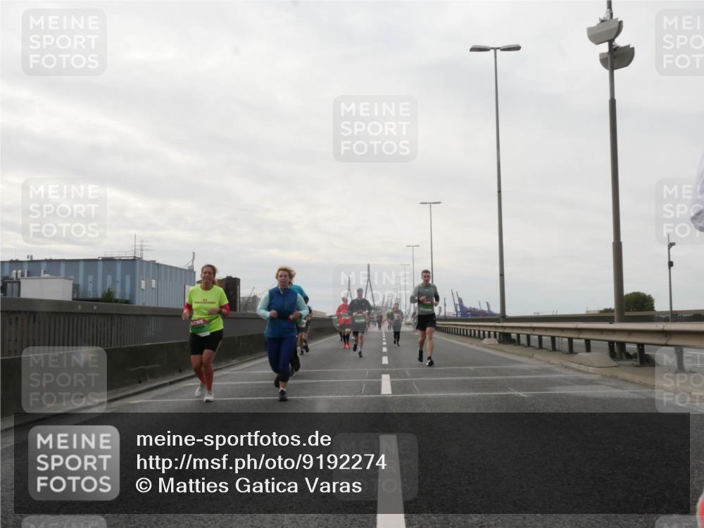 03.10.2025 - Köhlbrandbrückenlauf Matties Gatica Varas http://msf.ph/oto/9192274 03.10.2025 16:09:49 Position 3  meine-sportfotos.de
