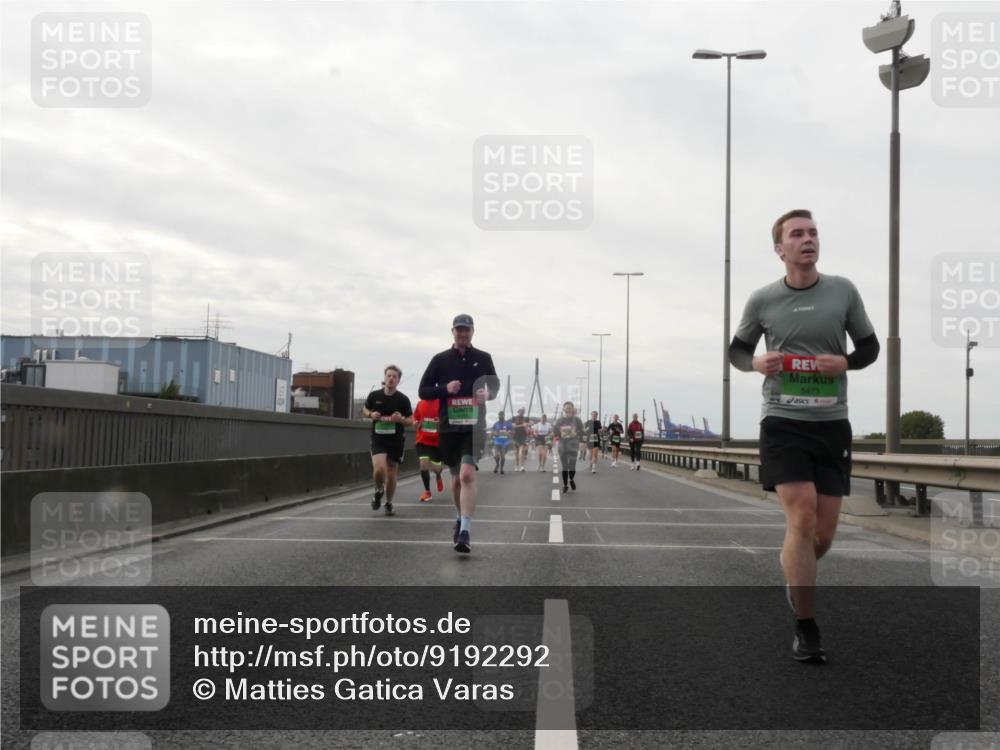 03.10.2025 - Köhlbrandbrückenlauf Matties Gatica Varas http://msf.ph/oto/9192292 03.10.2025 16:09:53 Position 3 8473 meine-sportfotos.de