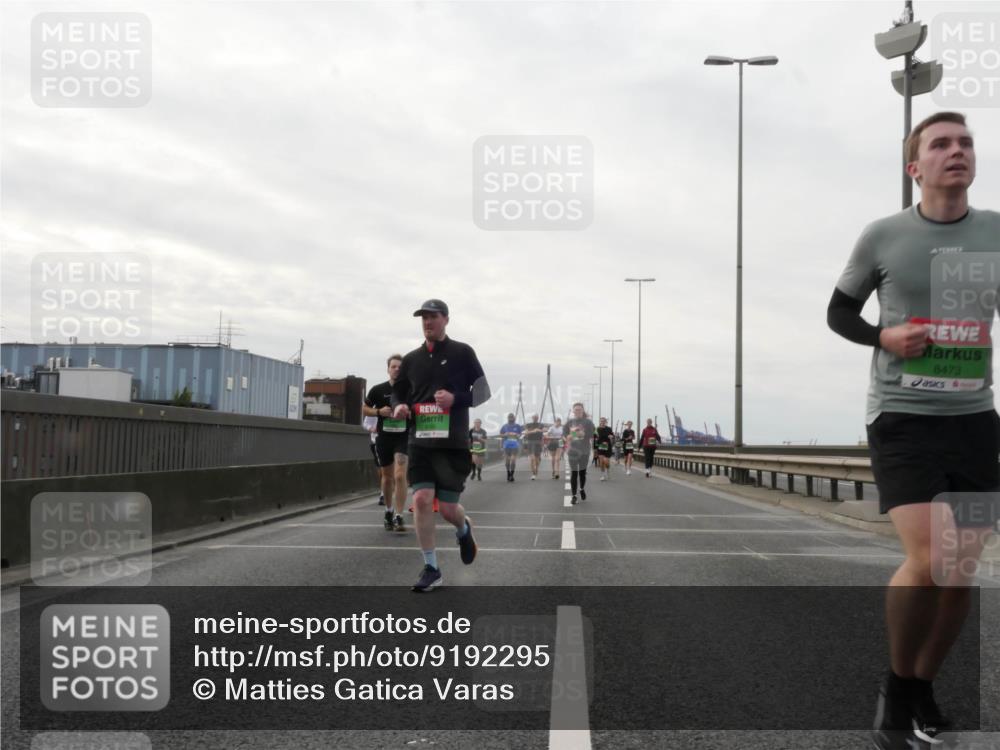 03.10.2025 - Köhlbrandbrückenlauf Matties Gatica Varas http://msf.ph/oto/9192295 03.10.2025 16:09:53 Position 3 8473 meine-sportfotos.de