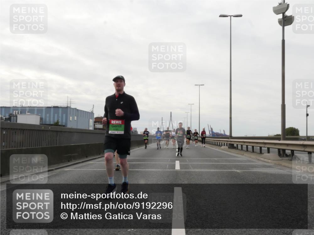 03.10.2025 - Köhlbrandbrückenlauf Matties Gatica Varas http://msf.ph/oto/9192296 03.10.2025 16:09:54 Position 3 8185 meine-sportfotos.de