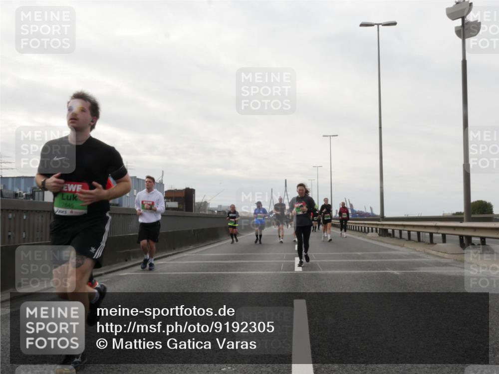 03.10.2025 - Köhlbrandbrückenlauf Matties Gatica Varas http://msf.ph/oto/9192305 03.10.2025 16:09:56 Position 3 7645, 6 meine-sportfotos.de