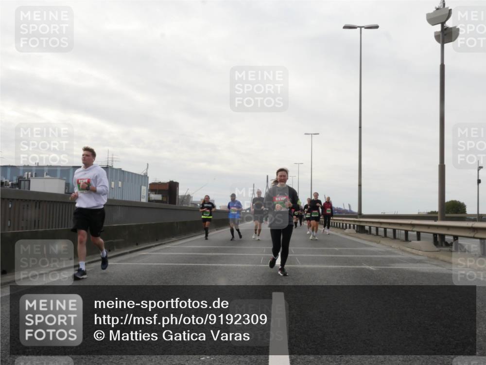 03.10.2025 - Köhlbrandbrückenlauf Matties Gatica Varas http://msf.ph/oto/9192309 03.10.2025 16:09:57 Position 3  meine-sportfotos.de