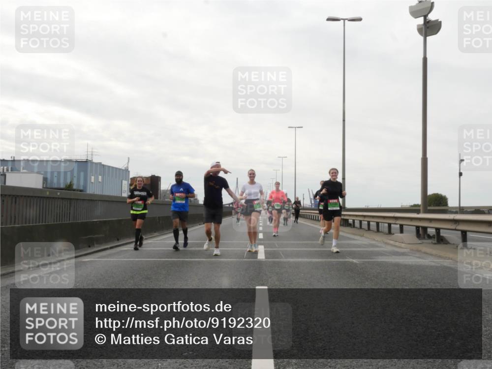 03.10.2025 - Köhlbrandbrückenlauf Matties Gatica Varas http://msf.ph/oto/9192320 03.10.2025 16:10:00 Position 3 20 meine-sportfotos.de