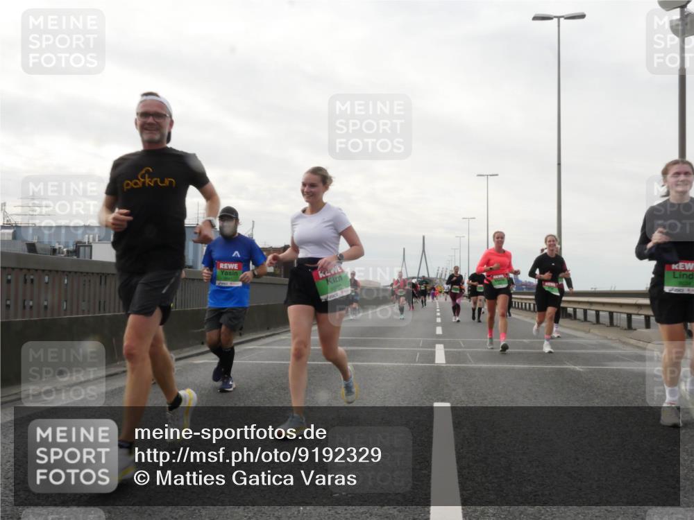 03.10.2025 - Köhlbrandbrückenlauf Matties Gatica Varas http://msf.ph/oto/9192329 03.10.2025 16:10:02 Position 3 8596 meine-sportfotos.de