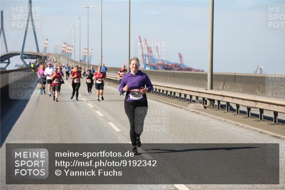 03.10.2025 - Köhlbrandbrückenlauf Yannick Fuchs http://msf.ph/oto/9192342 03.10.2025 12:13:52 Position 3  meine-sportfotos.de