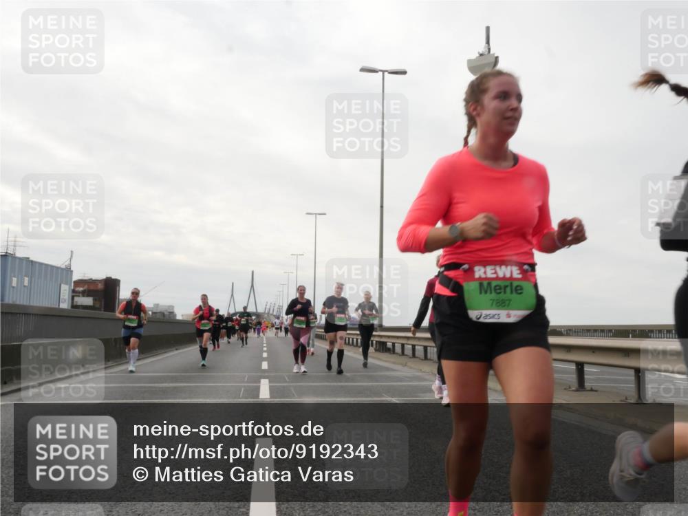 03.10.2025 - Köhlbrandbrückenlauf Matties Gatica Varas http://msf.ph/oto/9192343 03.10.2025 16:10:05 Position 3 7887 meine-sportfotos.de