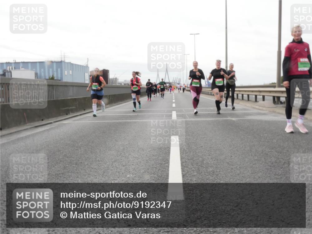 03.10.2025 - Köhlbrandbrückenlauf Matties Gatica Varas http://msf.ph/oto/9192347 03.10.2025 16:10:06 Position 3  meine-sportfotos.de