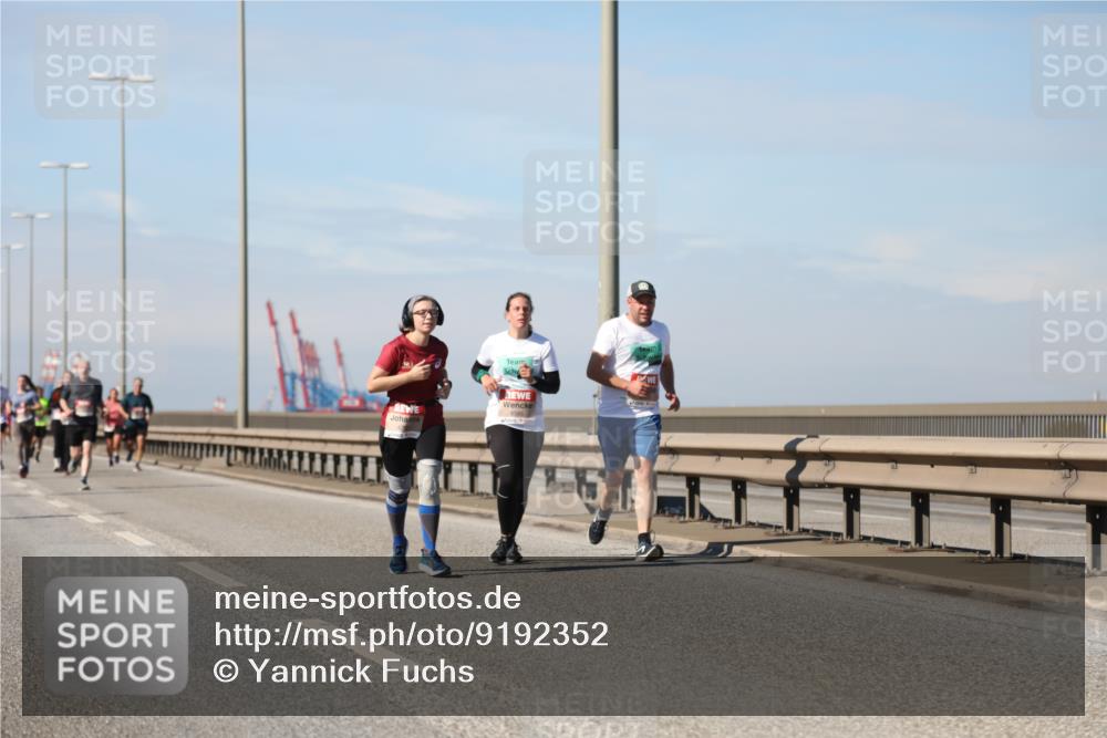 03.10.2025 - Köhlbrandbrückenlauf Yannick Fuchs http://msf.ph/oto/9192352 03.10.2025 11:53:23 Position 3 6566 meine-sportfotos.de