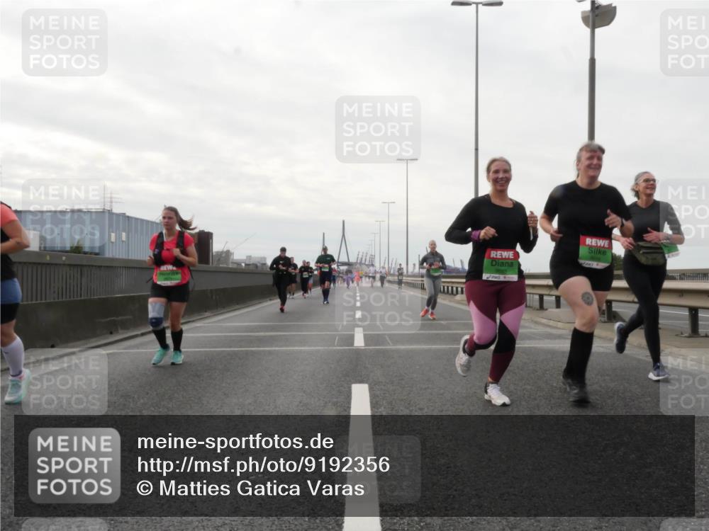03.10.2025 - Köhlbrandbrückenlauf Matties Gatica Varas http://msf.ph/oto/9192356 03.10.2025 16:10:08 Position 3  meine-sportfotos.de