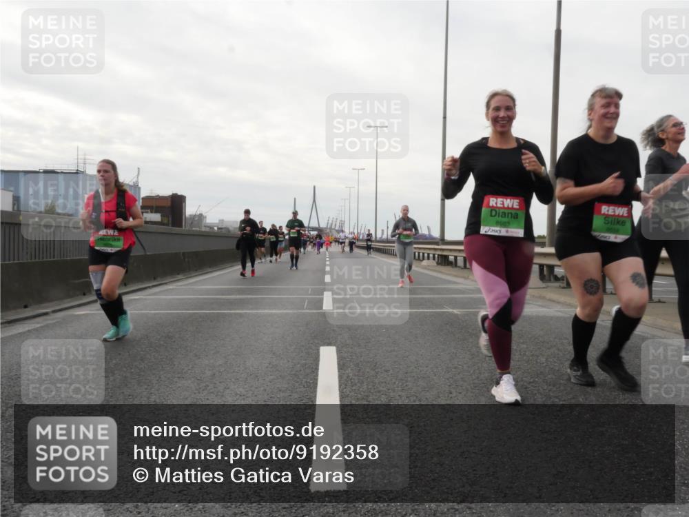 03.10.2025 - Köhlbrandbrückenlauf Matties Gatica Varas http://msf.ph/oto/9192358 03.10.2025 16:10:08 Position 3 8689 meine-sportfotos.de