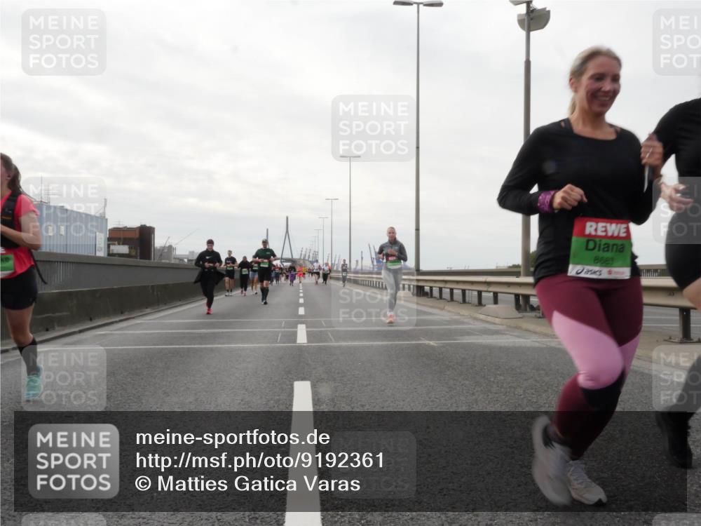 03.10.2025 - Köhlbrandbrückenlauf Matties Gatica Varas http://msf.ph/oto/9192361 03.10.2025 16:10:09 Position 3 8683 meine-sportfotos.de