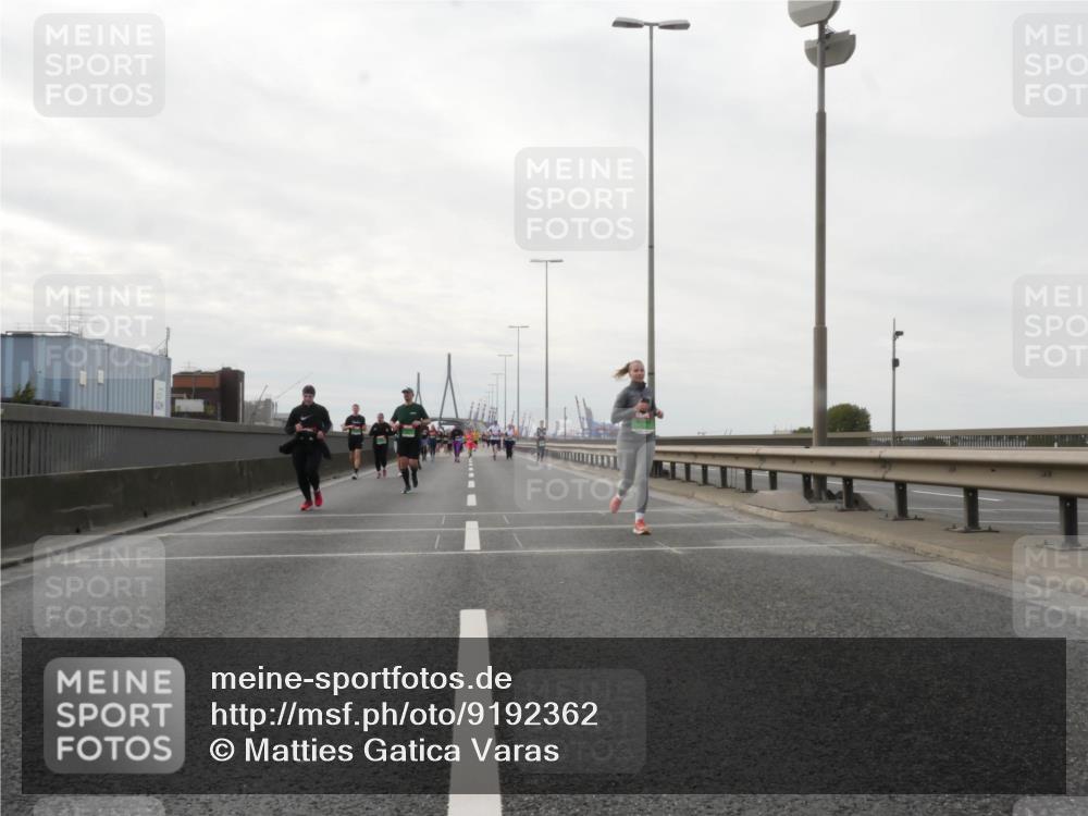 03.10.2025 - Köhlbrandbrückenlauf Matties Gatica Varas http://msf.ph/oto/9192362 03.10.2025 16:10:09 Position 3  meine-sportfotos.de