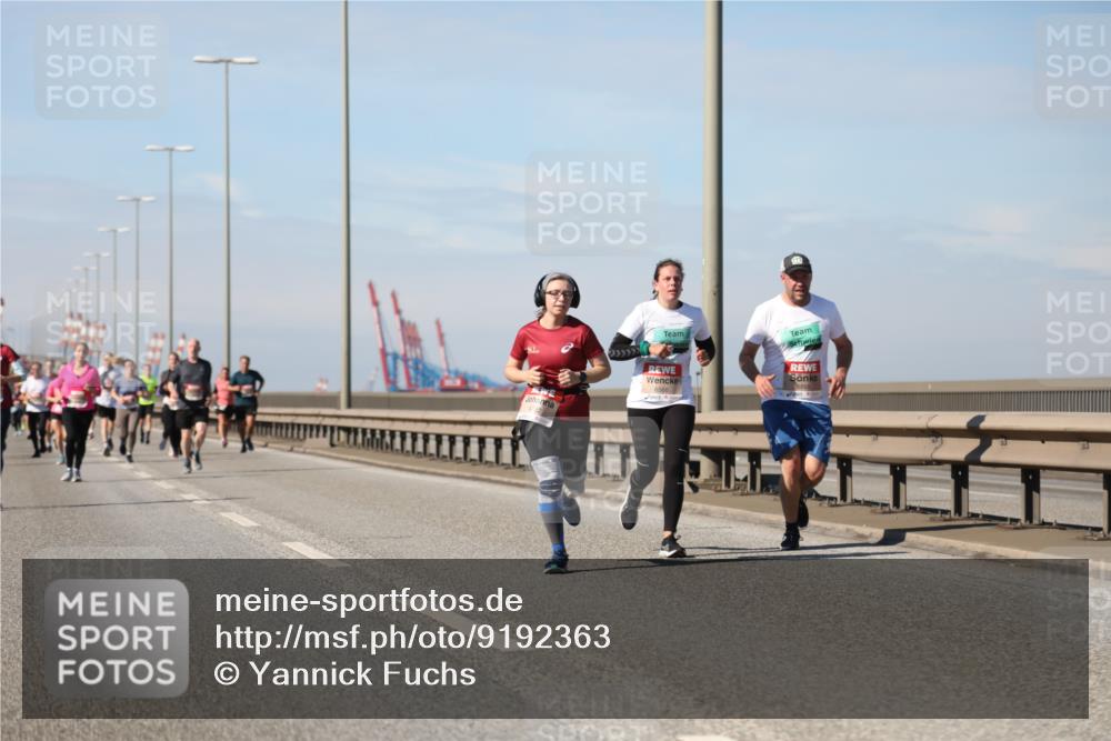 03.10.2025 - Köhlbrandbrückenlauf Yannick Fuchs http://msf.ph/oto/9192363 03.10.2025 11:53:23 Position 3 4782, 6566 meine-sportfotos.de