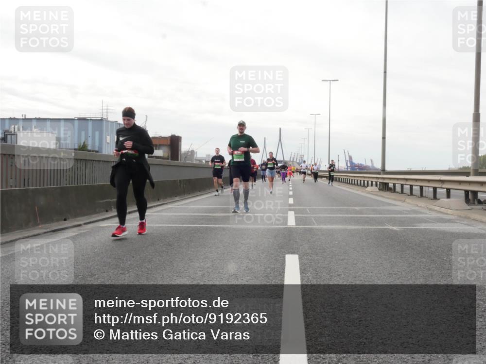 03.10.2025 - Köhlbrandbrückenlauf Matties Gatica Varas http://msf.ph/oto/9192365 03.10.2025 16:10:12 Position 3  meine-sportfotos.de