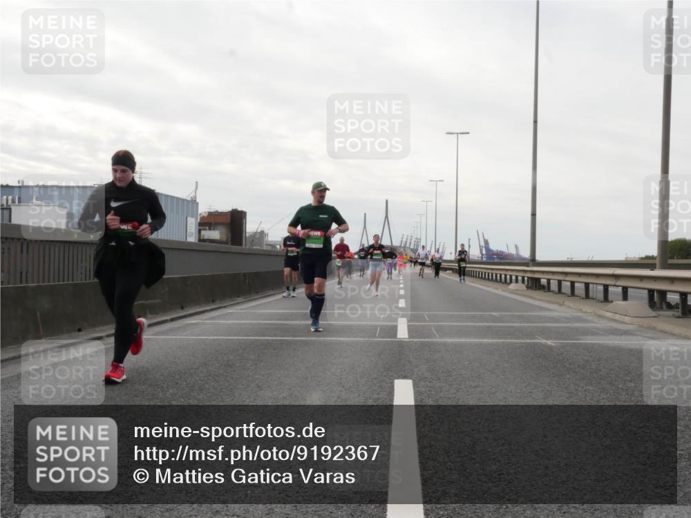03.10.2025 - Köhlbrandbrückenlauf Matties Gatica Varas http://msf.ph/oto/9192367 03.10.2025 16:10:12 Position 3  meine-sportfotos.de