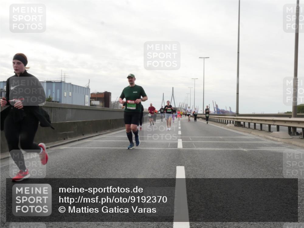 03.10.2025 - Köhlbrandbrückenlauf Matties Gatica Varas http://msf.ph/oto/9192370 03.10.2025 16:10:13 Position 3  meine-sportfotos.de