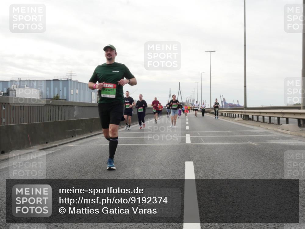 03.10.2025 - Köhlbrandbrückenlauf Matties Gatica Varas http://msf.ph/oto/9192374 03.10.2025 16:10:14 Position 3 9364, 6 meine-sportfotos.de