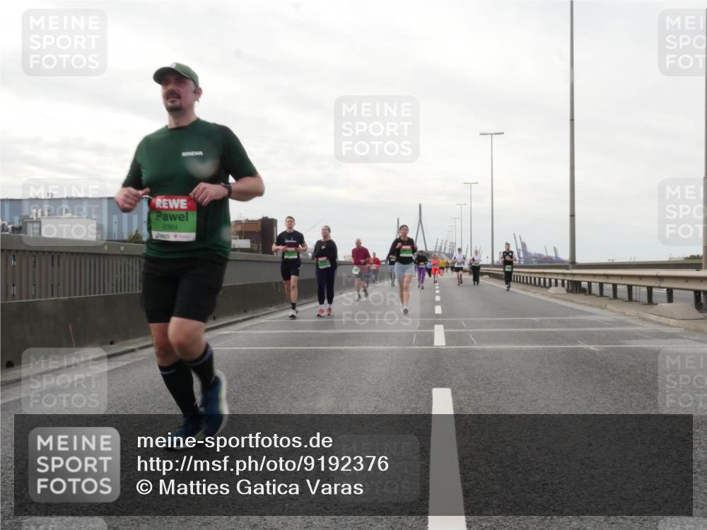 03.10.2025 - Köhlbrandbrückenlauf Matties Gatica Varas http://msf.ph/oto/9192376 03.10.2025 16:10:14 Position 3 9364 meine-sportfotos.de